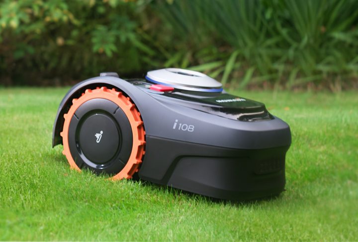 SEGWAY i108E ROBOTIC MOWER