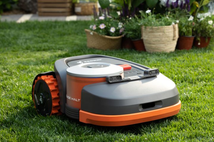 SEGWAY H1500E ROBOTIC MOWER